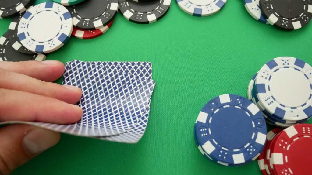 Tìm hiểu Sự ảnh hưởng của tình cảm đến quyết định Poker