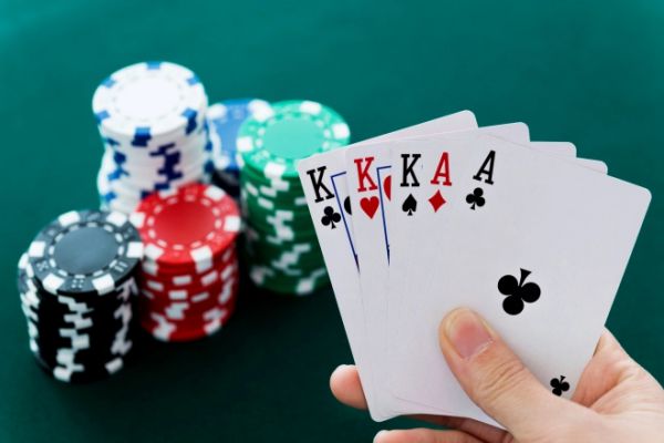 Chiến lược chơi từ Small Blind Poker
