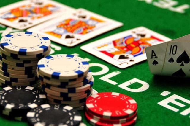 Tìm hiểu cách chơi Poker thông qua mạng xã hội