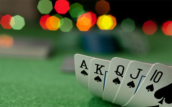 Tìm hiểu cách tối ưu hóa lợi nhuận từ các tay bài Poker