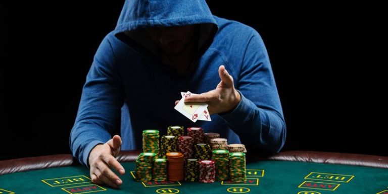 Tìm hiểu khái niệm check poker là gì?